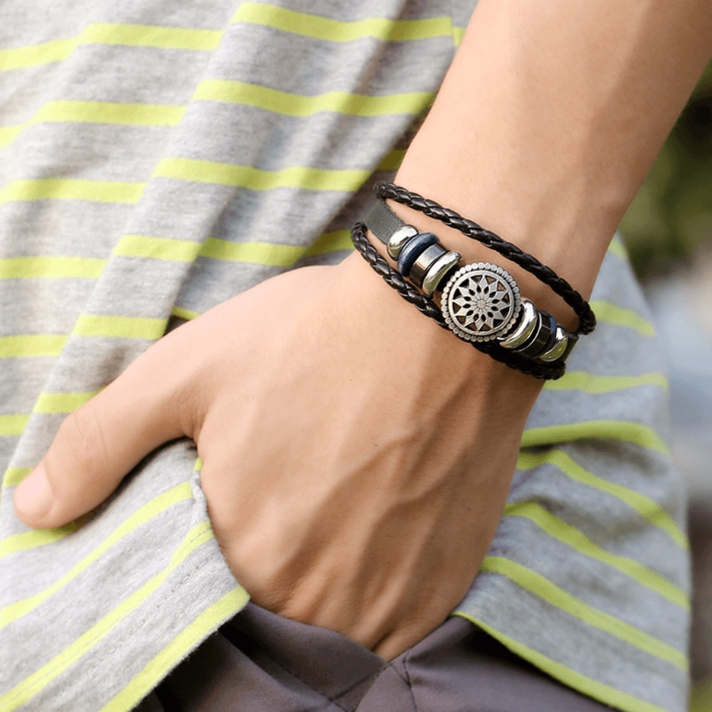 Fashion Leather Bracelet - Picture 2 of 4